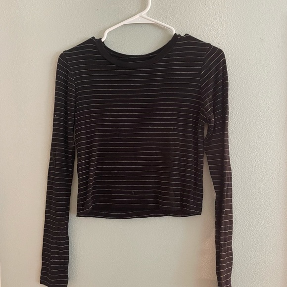 Women's Striped Crop Top - Picture 2 of 7